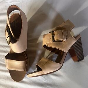 Clark’s Artisan Okena Mod Chunky Block Heel Sandals Tan Beige 8